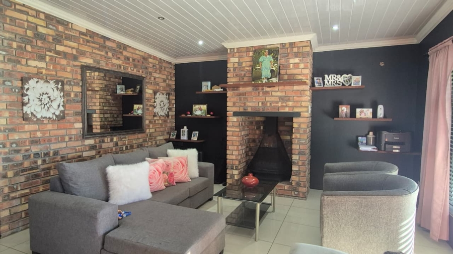 5 Bedroom Property for Sale in Rawsonville Western Cape